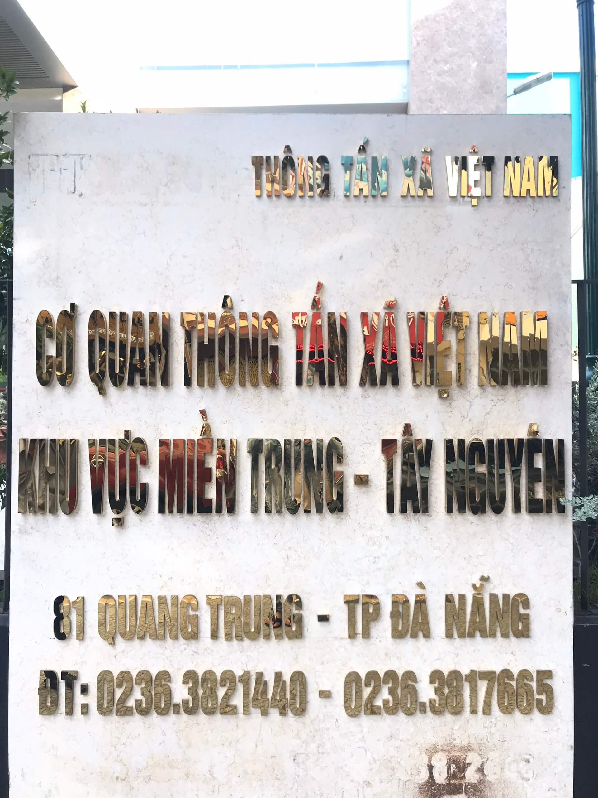 Chữ nổi inox vàng đồng cho Trụ Sở Cơ Quan 1