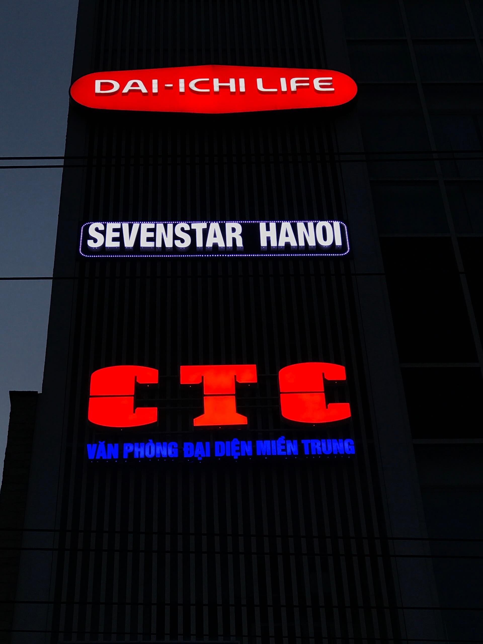 Bảng hiệu toà nhà CTC miền trung 2