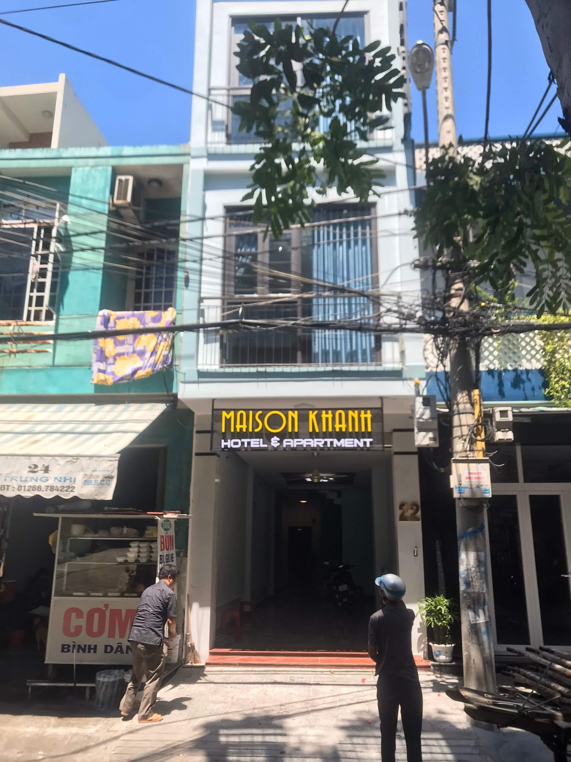 Thi công bảng hiệu trong nhà và ngoài trời khách sạn MAISON KHANH 2