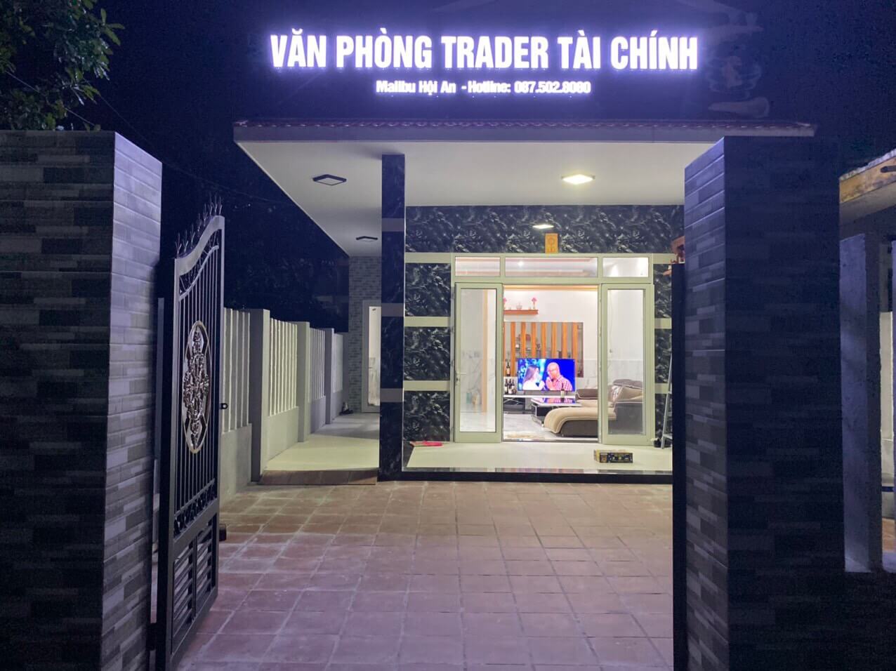 Bảng hiệu mica sáng đèn văn phòng giao dịch tài chính malibu Hội An